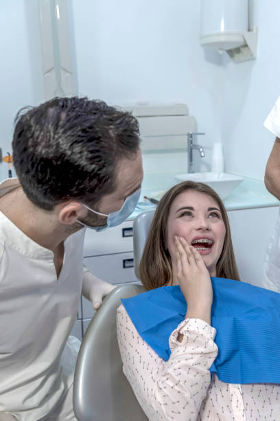 Best Emergency Tooth Extraction  in Leoti, KS